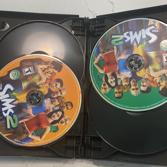 The Sims 2 game PC CD - Picture 4 of 5